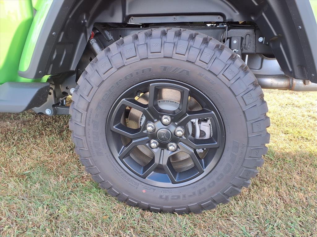 new 2025 Jeep Gladiator car, priced at $48,855