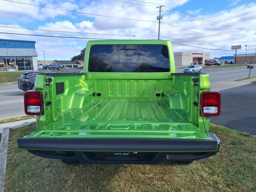 new 2025 Jeep Gladiator car, priced at $48,855
