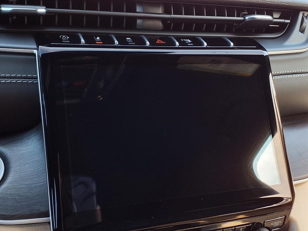 new 2025 Jeep Grand Cherokee car, priced at $46,200