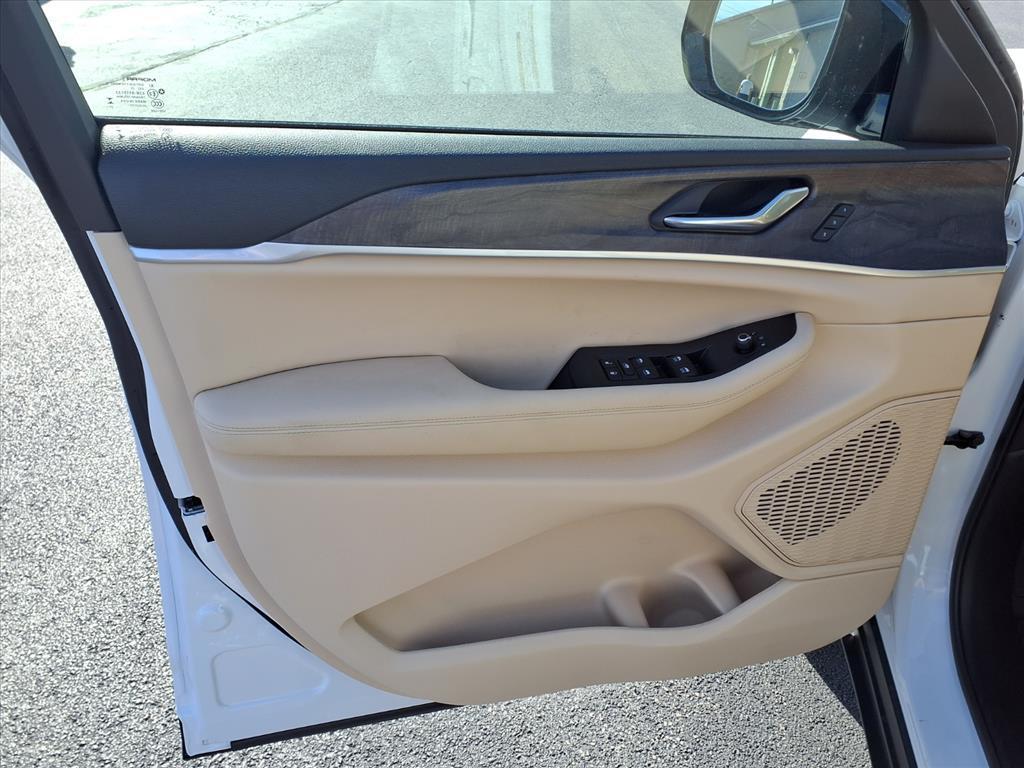 new 2025 Jeep Grand Cherokee car, priced at $46,200