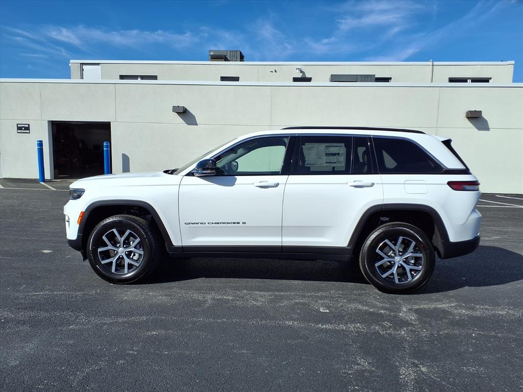 new 2025 Jeep Grand Cherokee car, priced at $46,200
