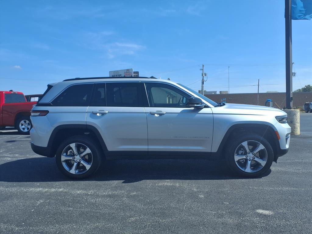 new 2025 Jeep Grand Cherokee car, priced at $49,220