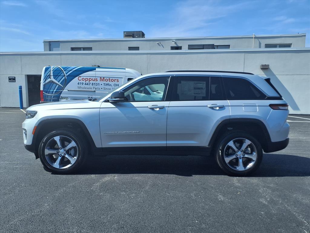 new 2025 Jeep Grand Cherokee car, priced at $49,220