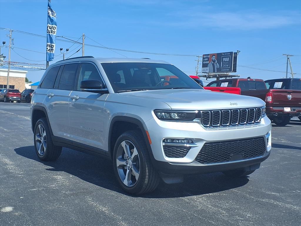 new 2025 Jeep Grand Cherokee car, priced at $49,220