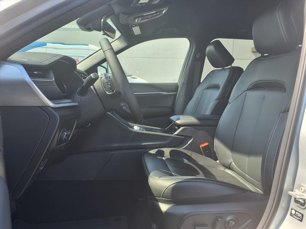 new 2025 Jeep Grand Cherokee car, priced at $49,220