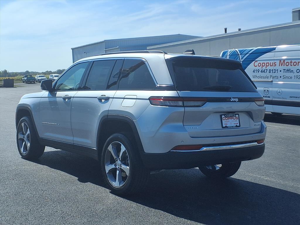 new 2025 Jeep Grand Cherokee car, priced at $49,220