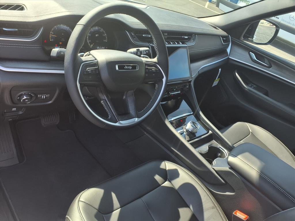 new 2025 Jeep Grand Cherokee car, priced at $49,220