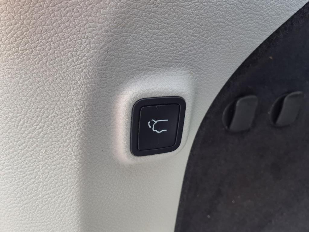 used 2021 Jeep Cherokee car, priced at $20,900