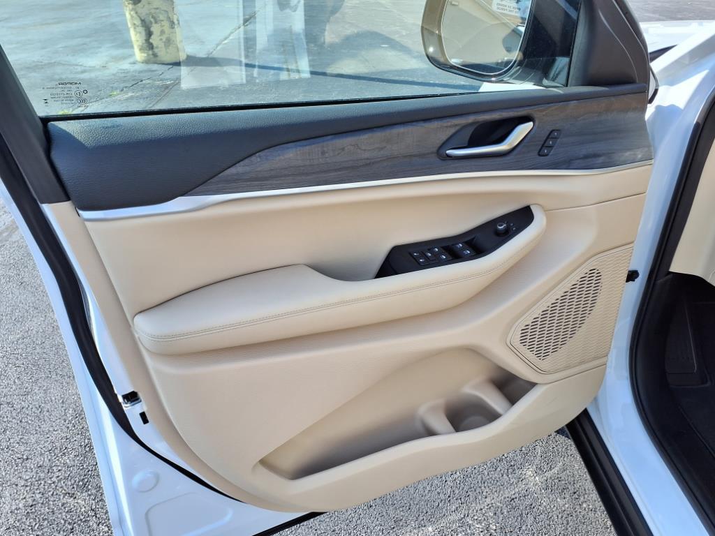 new 2025 Jeep Grand Cherokee car, priced at $48,525