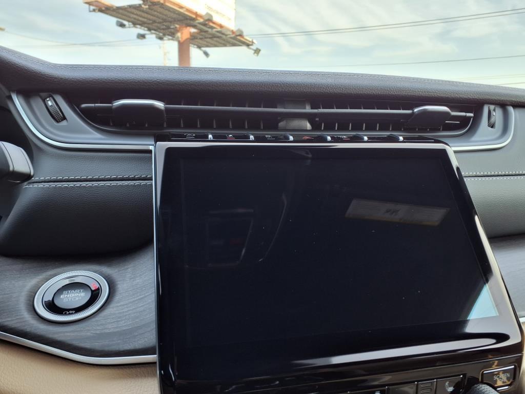 new 2025 Jeep Grand Cherokee car, priced at $48,525