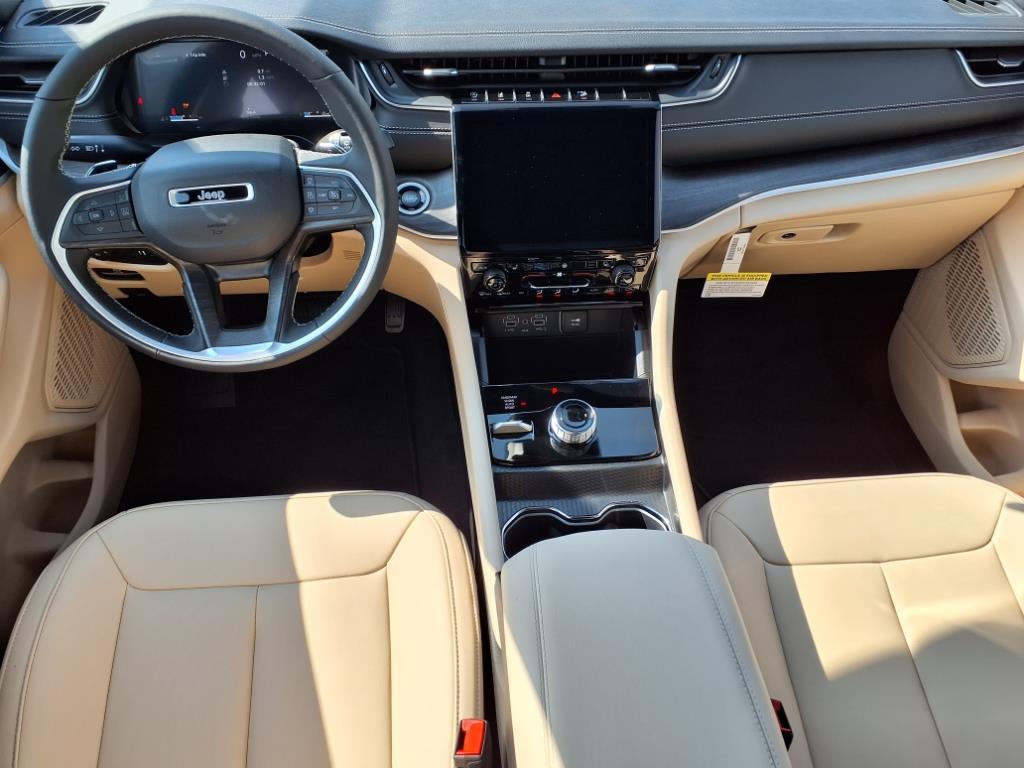 new 2025 Jeep Grand Cherokee car, priced at $48,525