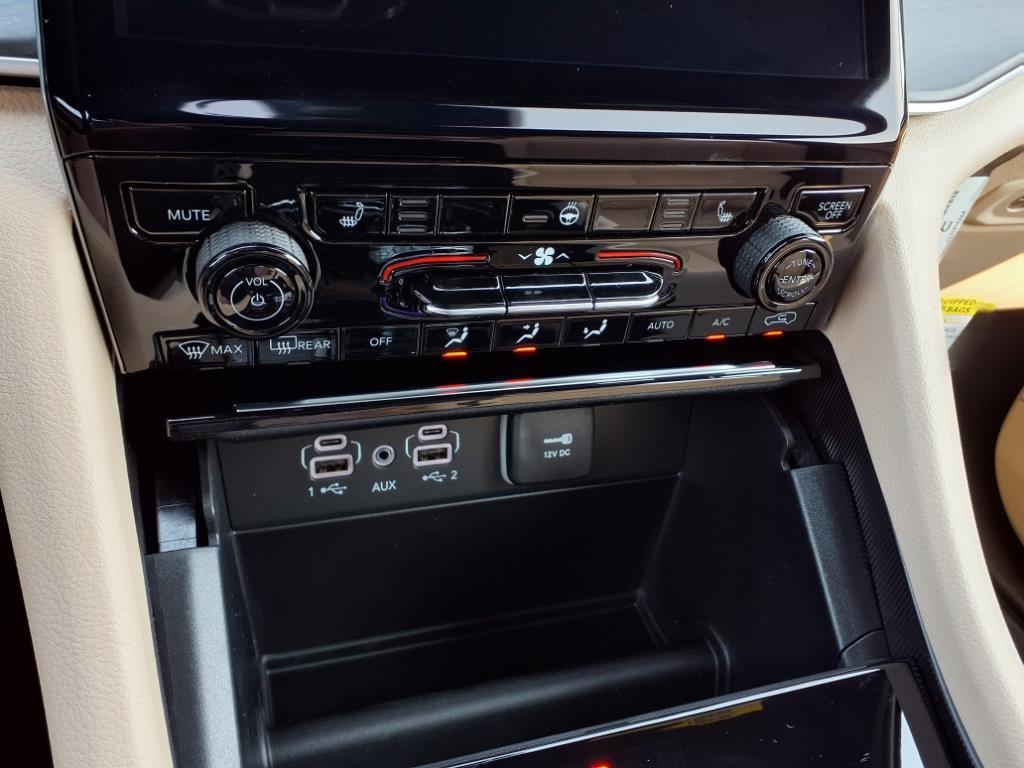 new 2025 Jeep Grand Cherokee car, priced at $48,525