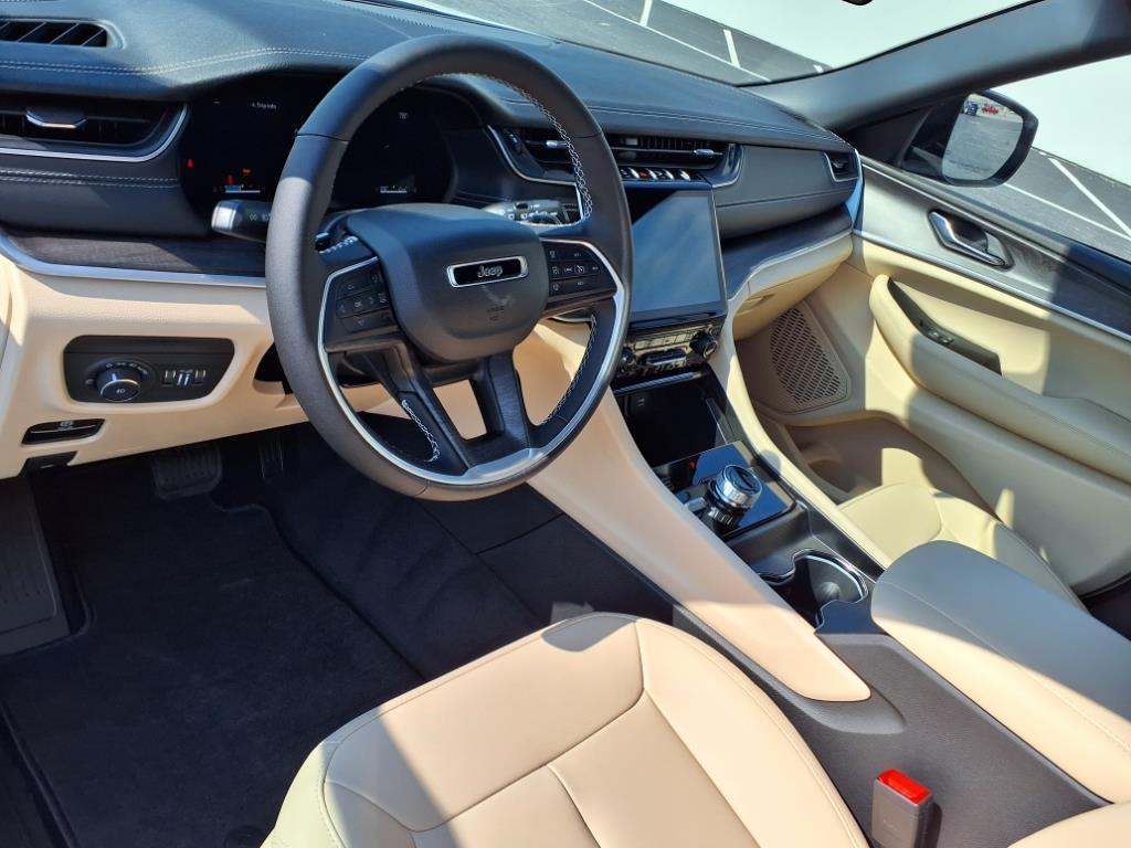 new 2025 Jeep Grand Cherokee car, priced at $48,525