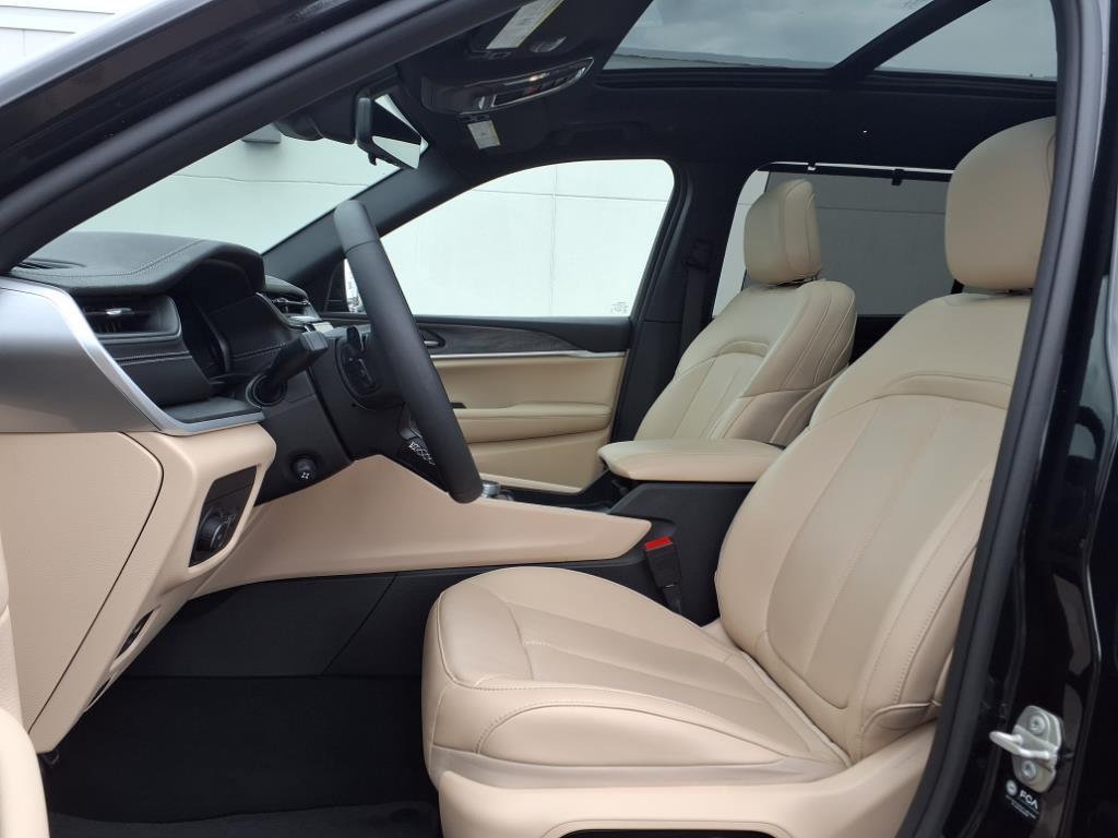 used 2023 Jeep Grand Cherokee L car, priced at $34,749
