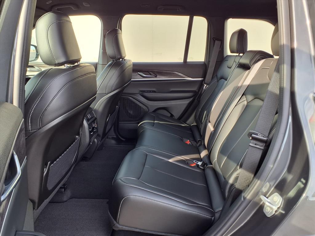 new 2025 Jeep Grand Cherokee car, priced at $49,220