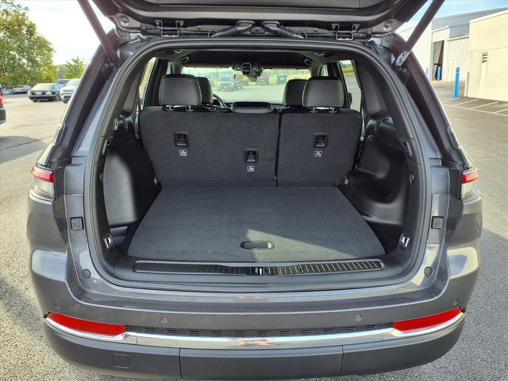 new 2025 Jeep Grand Cherokee car, priced at $49,220