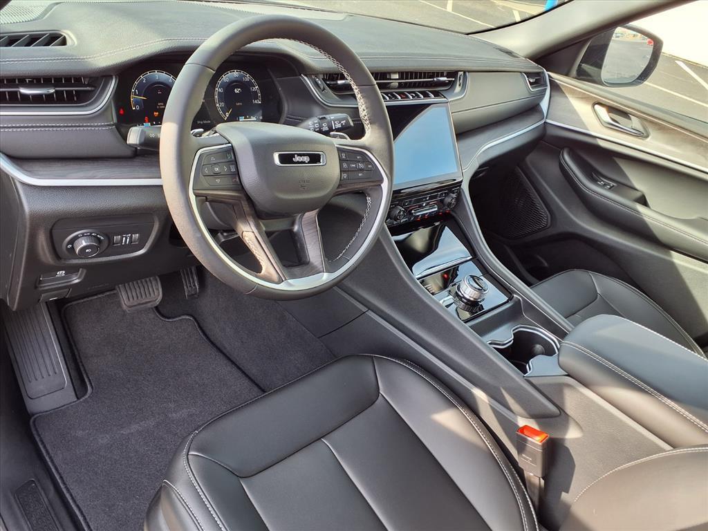 new 2025 Jeep Grand Cherokee car, priced at $49,220