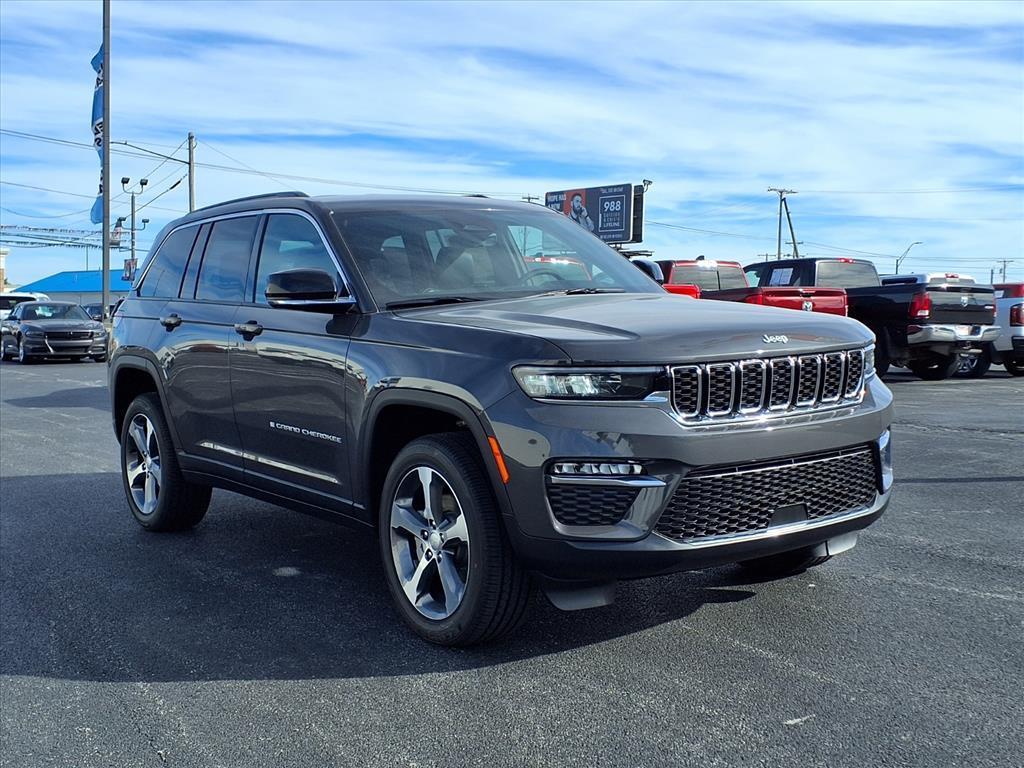 new 2025 Jeep Grand Cherokee car, priced at $49,220