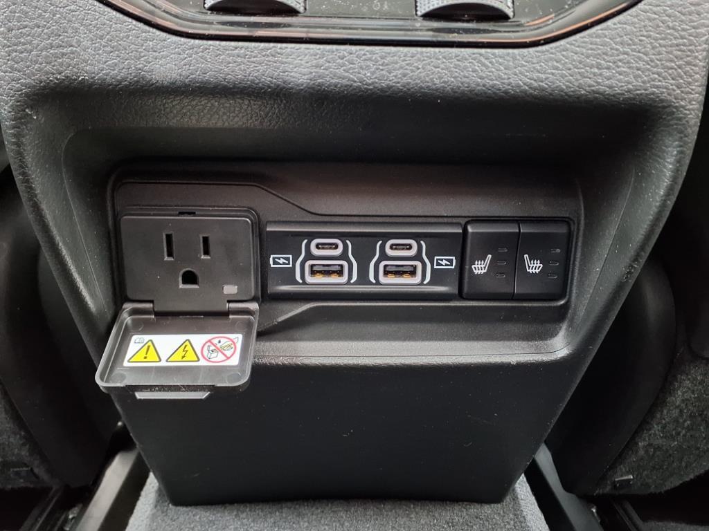 used 2022 Jeep Grand Cherokee car, priced at $33,790