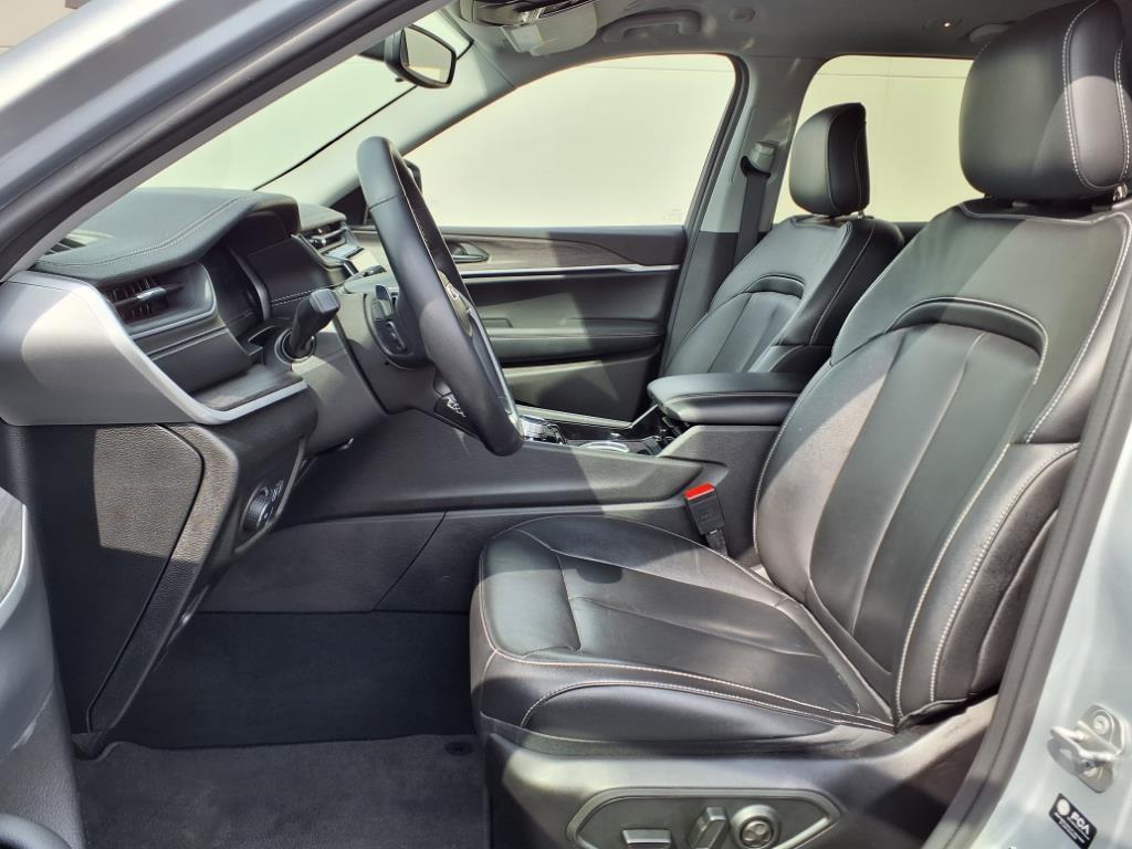 used 2022 Jeep Grand Cherokee car, priced at $33,790