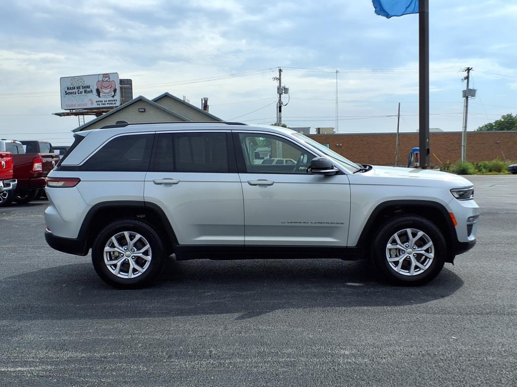 used 2022 Jeep Grand Cherokee car, priced at $33,790