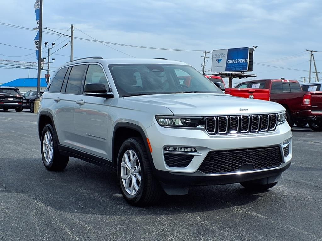 used 2022 Jeep Grand Cherokee car, priced at $33,790