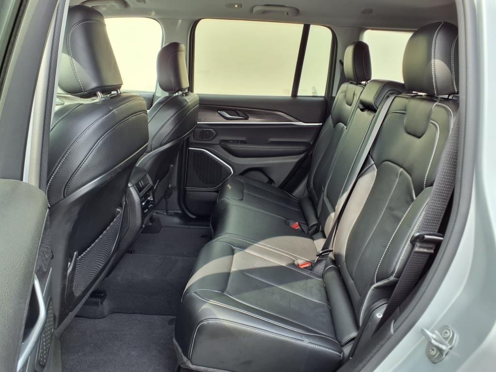 used 2022 Jeep Grand Cherokee car, priced at $33,790