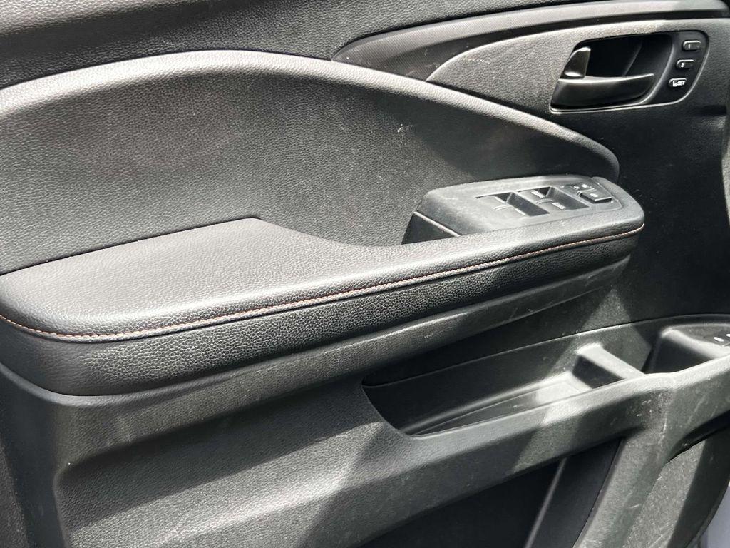 used 2022 Honda Pilot car, priced at $30,995
