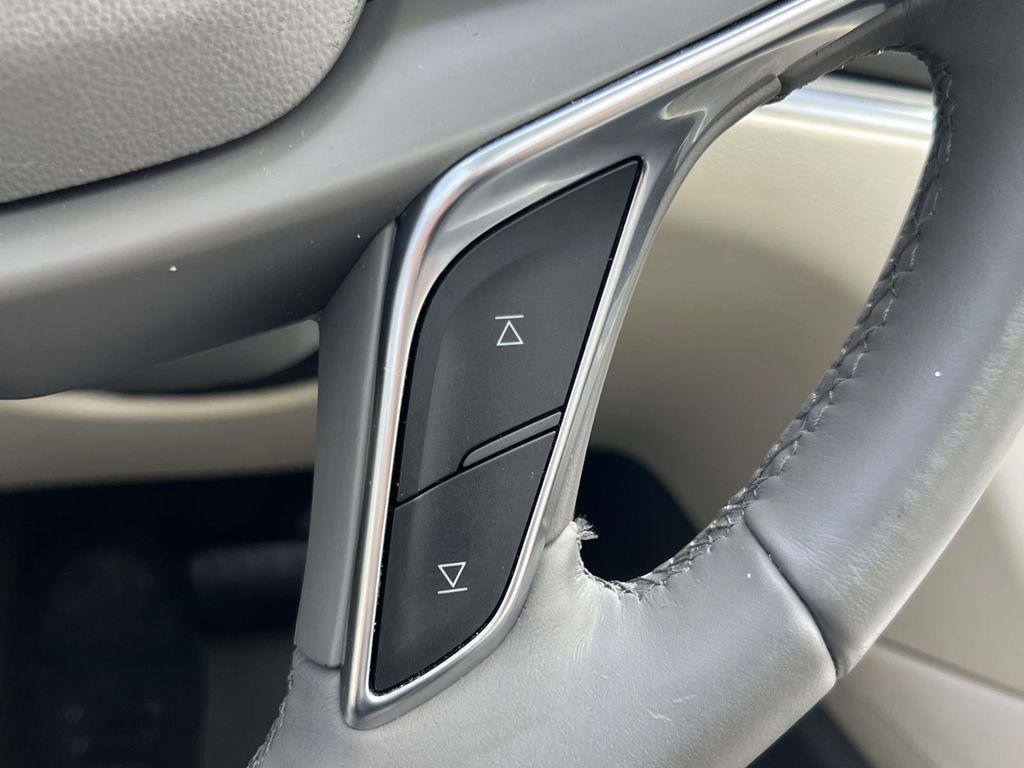 used 2018 Cadillac XT5 car, priced at $14,995