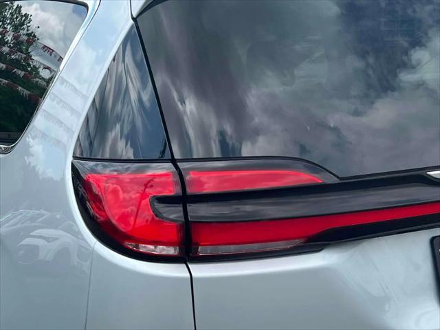 used 2023 Chrysler Pacifica car, priced at $20,995