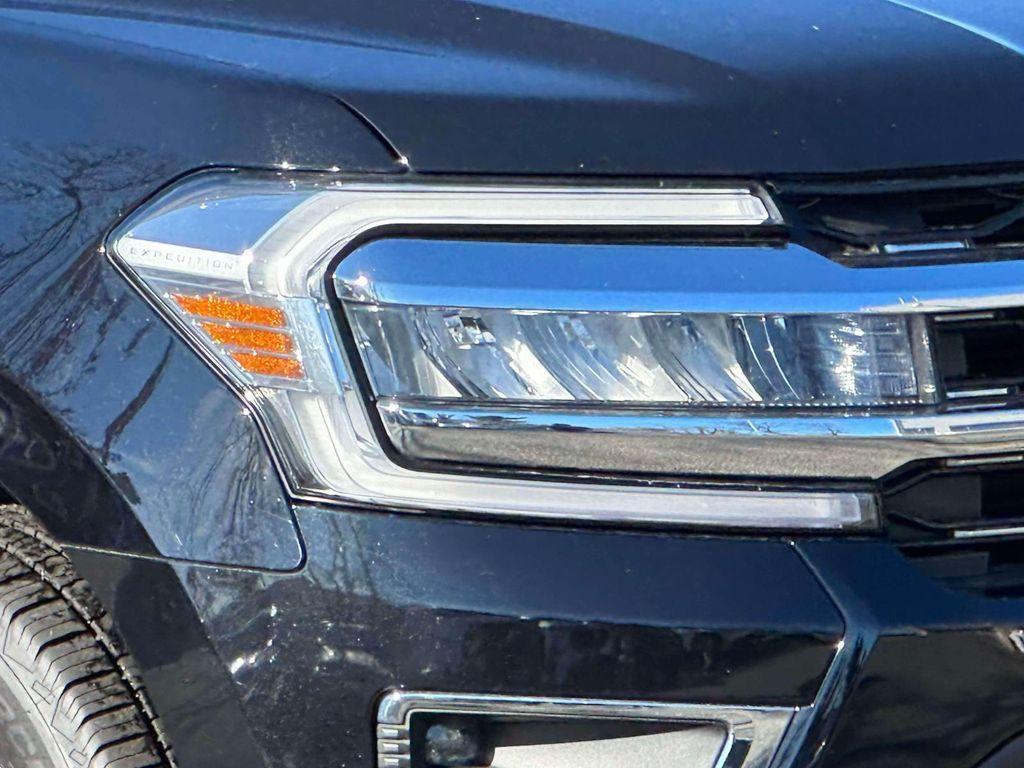 used 2023 Ford Expedition car, priced at $38,995