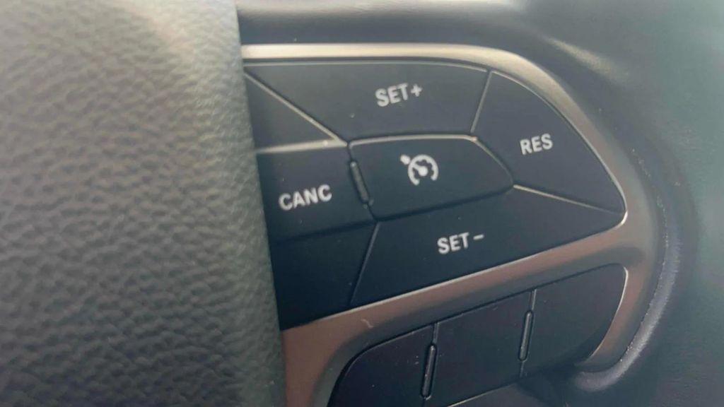 used 2021 Jeep Grand Cherokee car, priced at $19,995