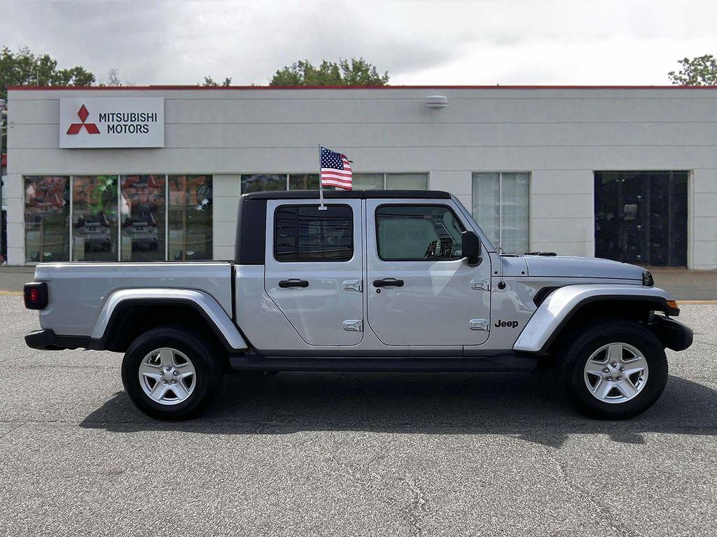 used 2022 Jeep Gladiator car, priced at $27,995