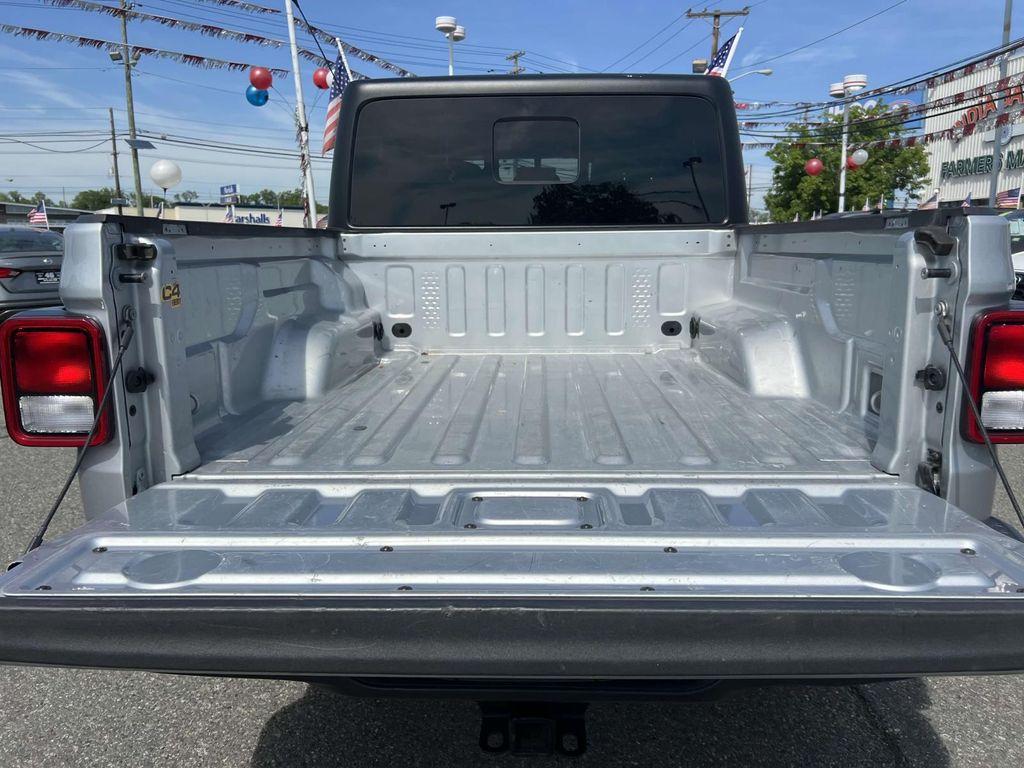 used 2022 Jeep Gladiator car, priced at $27,995