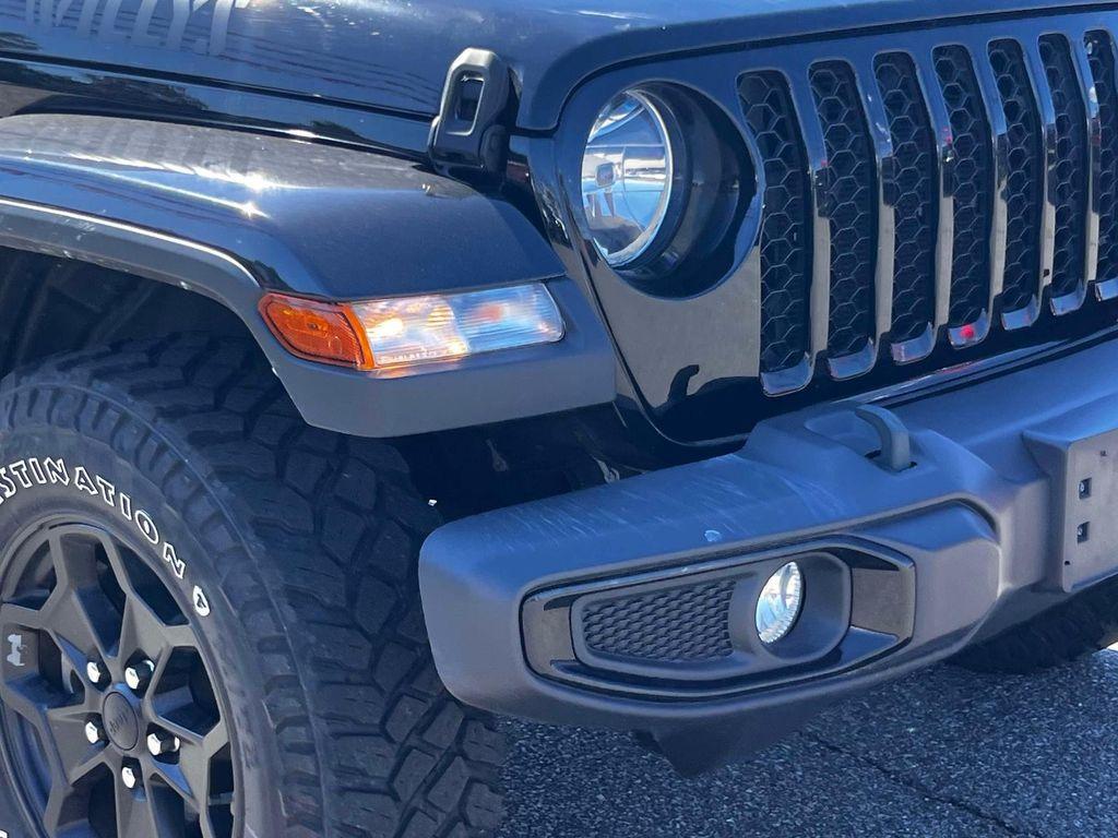 used 2021 Jeep Gladiator car, priced at $27,995