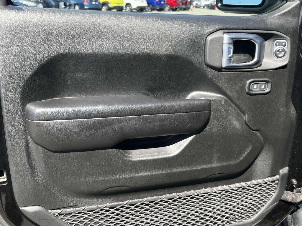 used 2021 Jeep Gladiator car, priced at $27,995