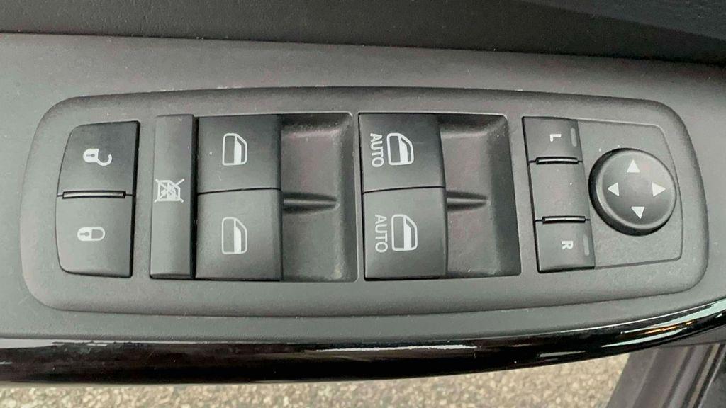 used 2023 Jeep Cherokee car, priced at $18,695