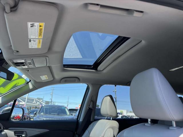 used 2022 Honda Pilot car, priced at $28,995