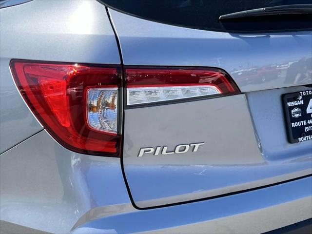 used 2022 Honda Pilot car, priced at $28,995