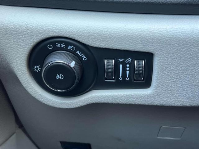 used 2023 Chrysler Pacifica car, priced at $19,995