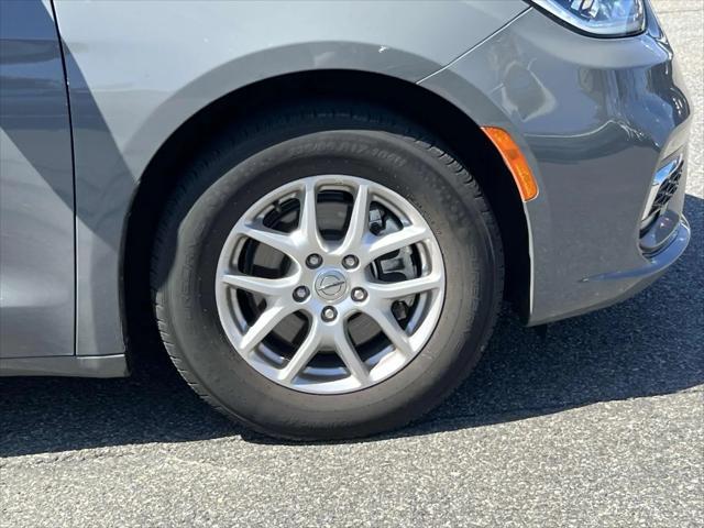 used 2023 Chrysler Pacifica car, priced at $19,995