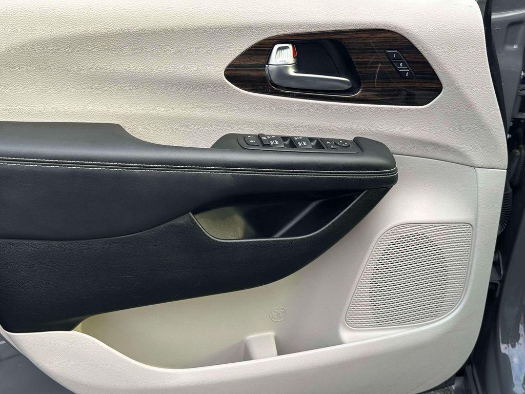 used 2023 Chrysler Pacifica car, priced at $24,995