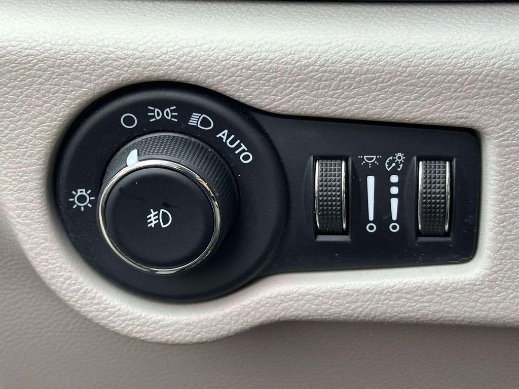 used 2023 Chrysler Pacifica car, priced at $24,995