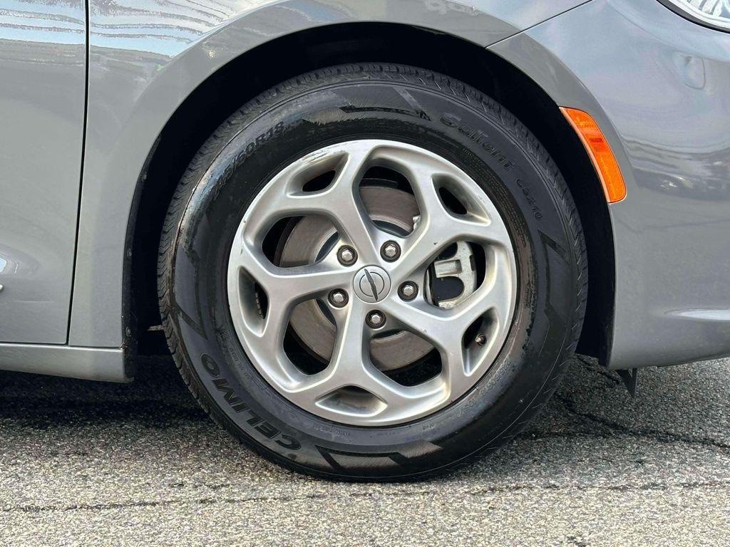 used 2023 Chrysler Pacifica car, priced at $24,995