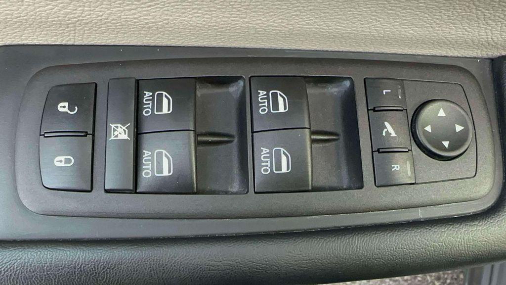 used 2023 Chrysler Pacifica car, priced at $24,995