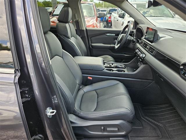 used 2023 Honda Pilot car, priced at $38,990