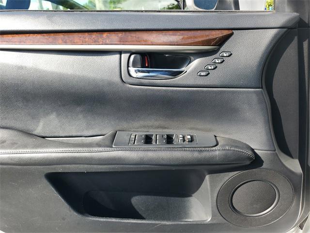 used 2013 Lexus ES 350 car, priced at $14,590