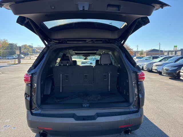 used 2023 Chevrolet Traverse car, priced at $33,200