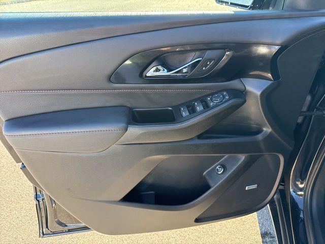 used 2023 Chevrolet Traverse car, priced at $33,200