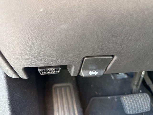 used 2021 Chevrolet Equinox car, priced at $15,000